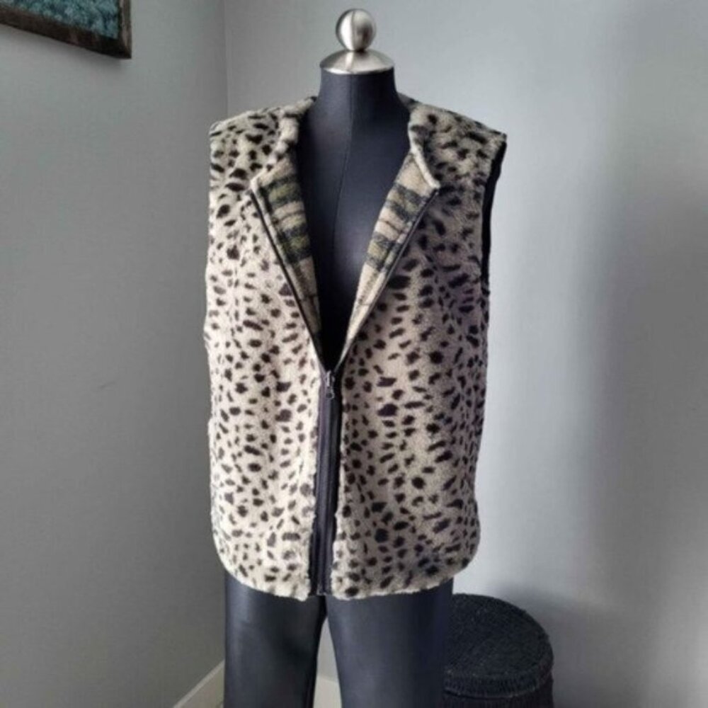 YEST Reversible Leopard/ Plaid Print Vest NWT Sz 8